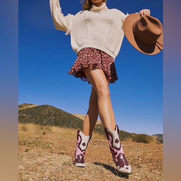 NWT Vici Collection Joyner Abstract Print Faux Leather Boot - Picture 2 of 7